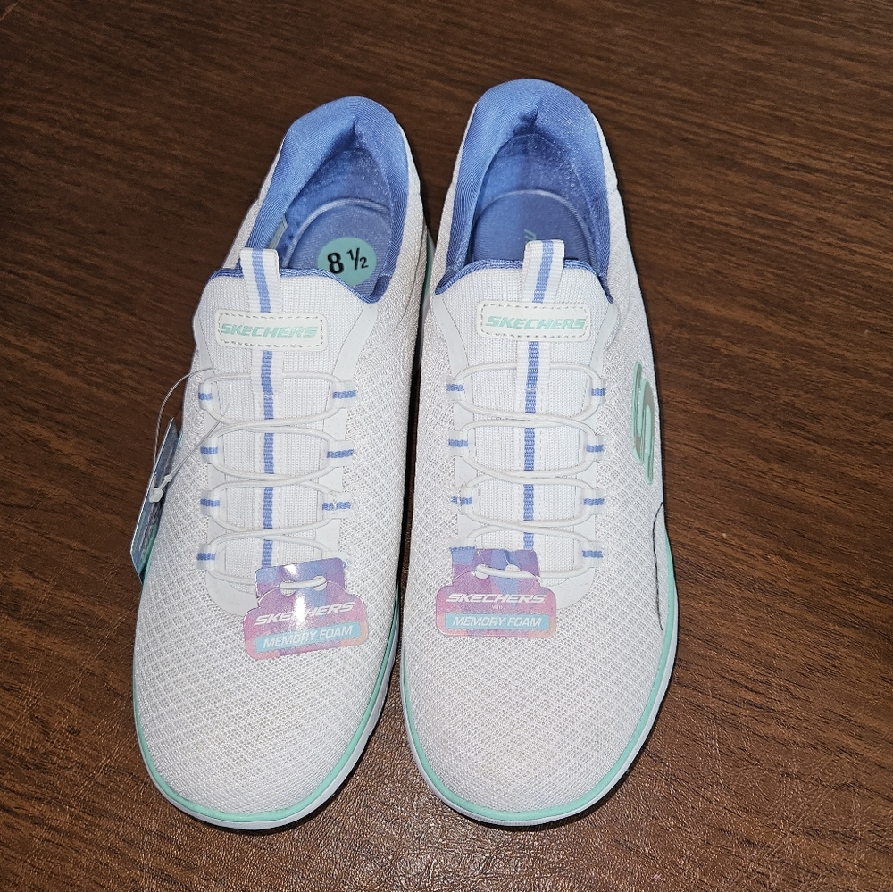 Brand New With Tags Sketchers women's 8.5 sneakers